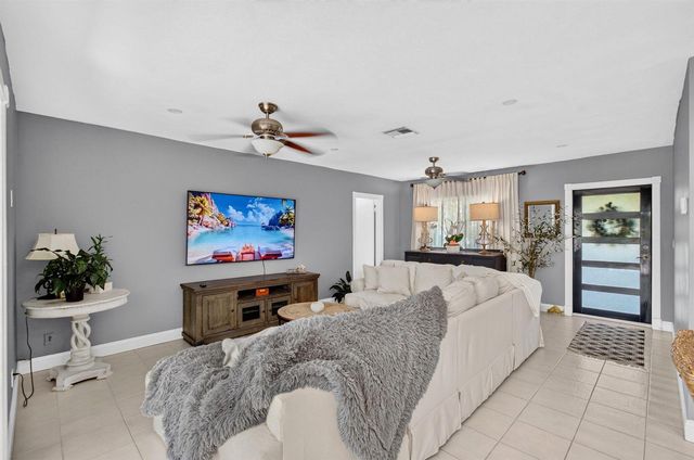 254 NW 6th Avenue, Boca Raton, FL 33432