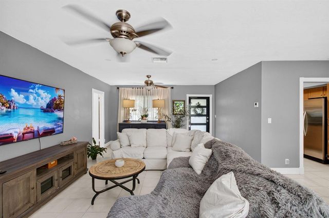 254 NW 6th Avenue, Boca Raton, FL 33432