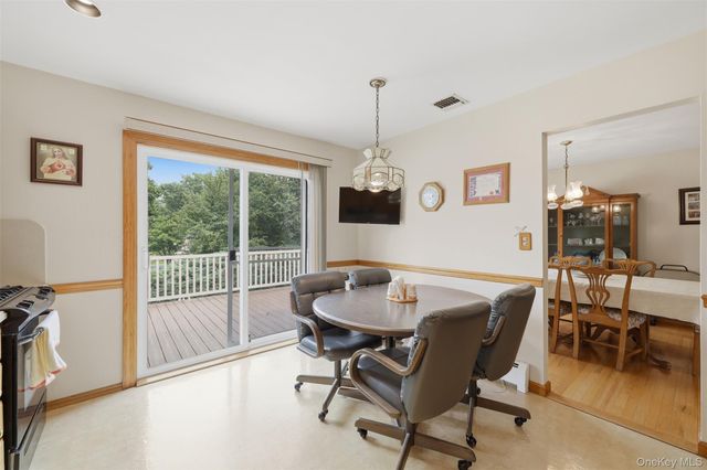 32 Van Zandt Drive, Pearl River, NY 10965