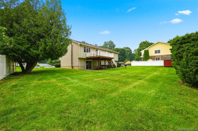 32 Van Zandt Drive, Pearl River, NY 10965