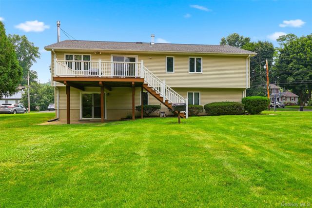 32 Van Zandt Drive, Pearl River, NY 10965