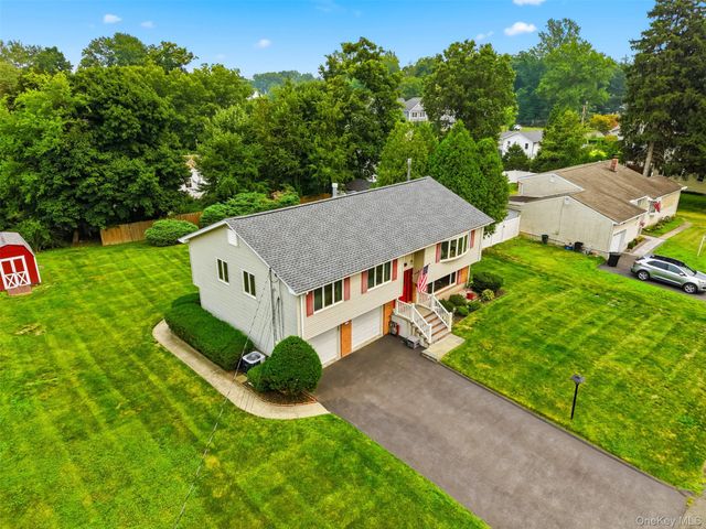 32 Van Zandt Drive, Pearl River, NY 10965