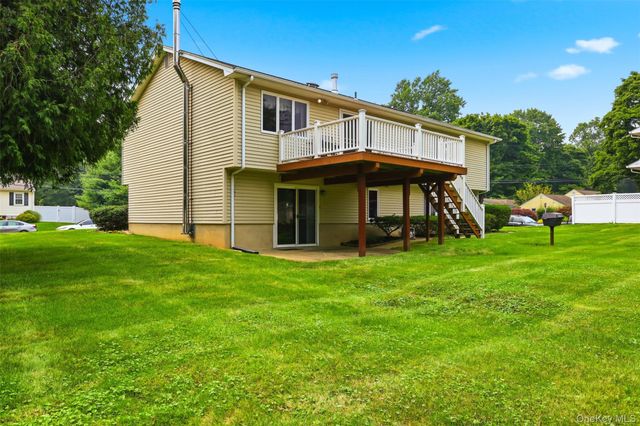 32 Van Zandt Drive, Pearl River, NY 10965