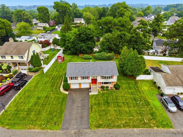 32 Van Zandt Drive, Pearl River, NY 10965