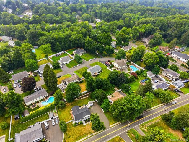 32 Van Zandt Drive, Pearl River, NY 10965