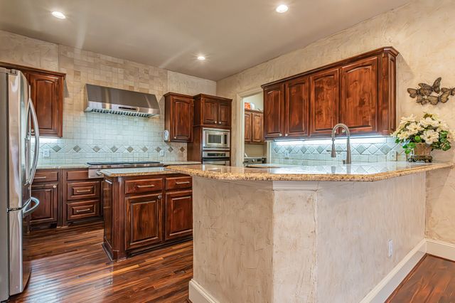 1018 Pedernales Trail, Irving, TX 75063