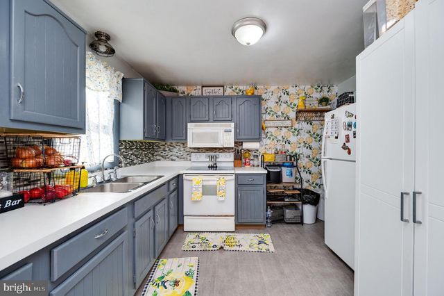 521 LINDEN ST, Leesport, PA 19533