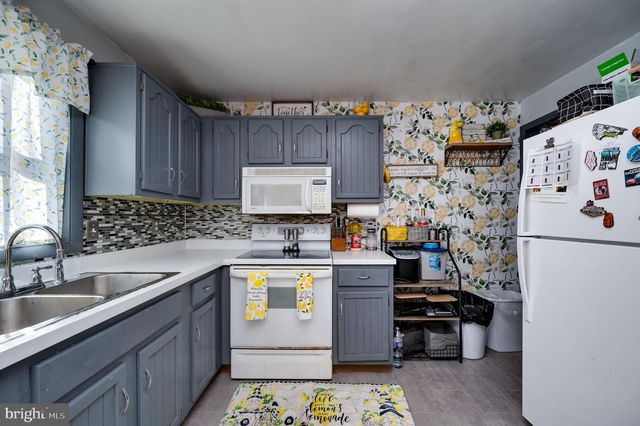 521 LINDEN ST, Leesport, PA 19533