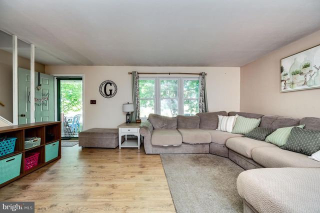521 LINDEN ST, Leesport, PA 19533