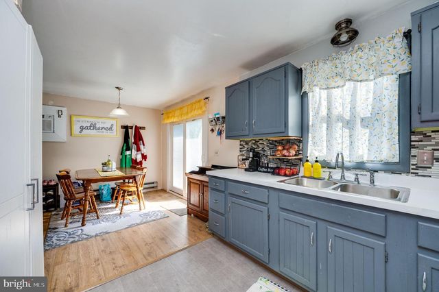 521 LINDEN ST, Leesport, PA 19533