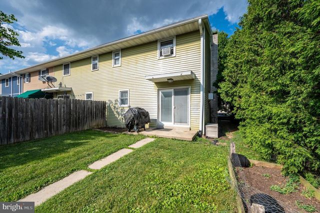 521 LINDEN ST, Leesport, PA 19533