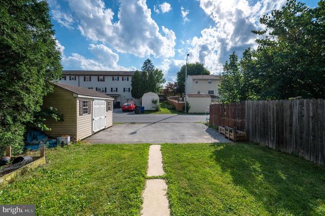 521 LINDEN ST, Leesport, PA 19533