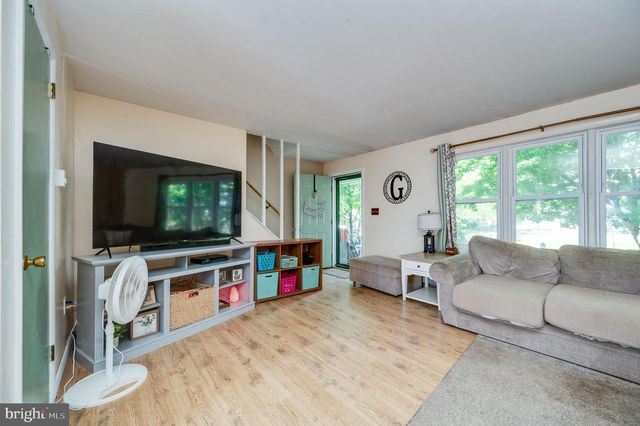 521 LINDEN ST, Leesport, PA 19533