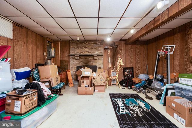 521 LINDEN ST, Leesport, PA 19533