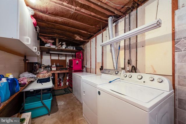 521 LINDEN ST, Leesport, PA 19533