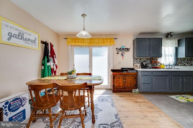 521 LINDEN ST, Leesport, PA 19533