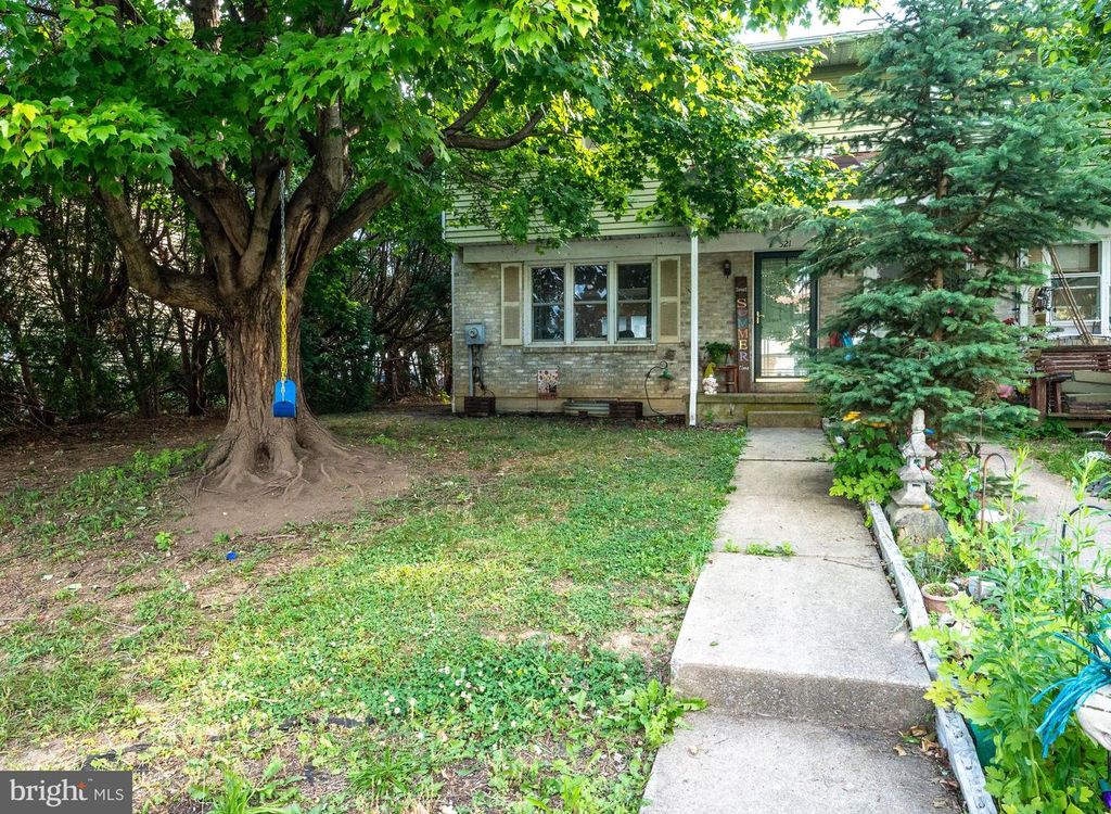 521 LINDEN ST, Leesport, PA 19533