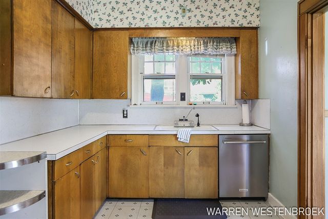 199 W 9th Street, Holland, MI 49423