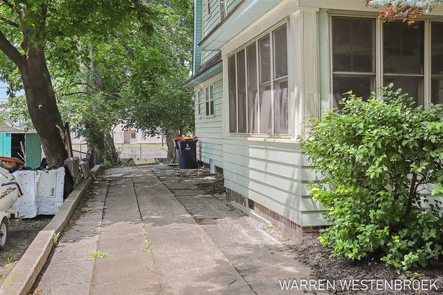199 W 9th Street, Holland, MI 49423