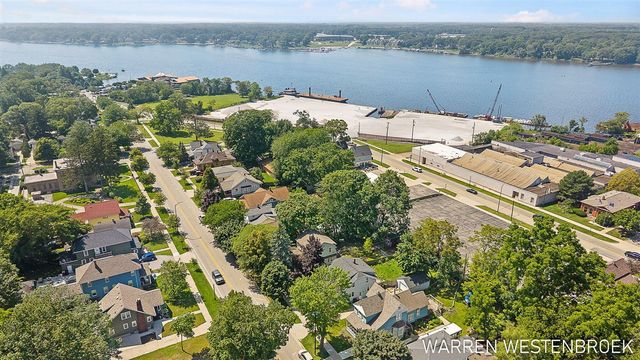 199 W 9th Street, Holland, MI 49423