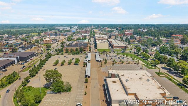 199 W 9th Street, Holland, MI 49423