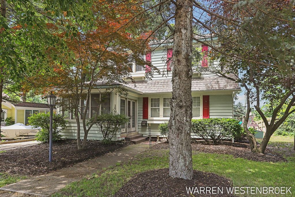 199 W 9th Street, Holland, MI 49423