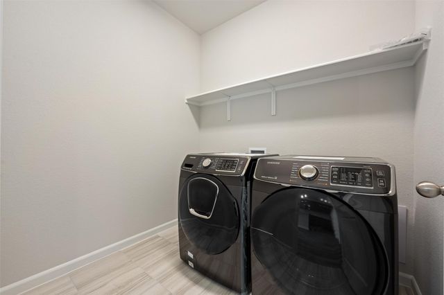 102 Hedge Green HOLW, Hutto, TX 78634