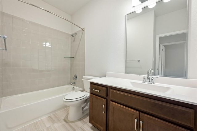 102 Hedge Green HOLW, Hutto, TX 78634
