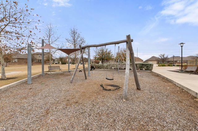 102 Hedge Green HOLW, Hutto, TX 78634