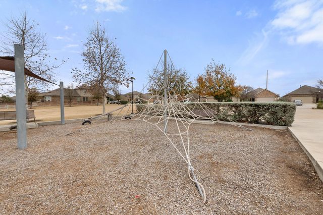 102 Hedge Green HOLW, Hutto, TX 78634