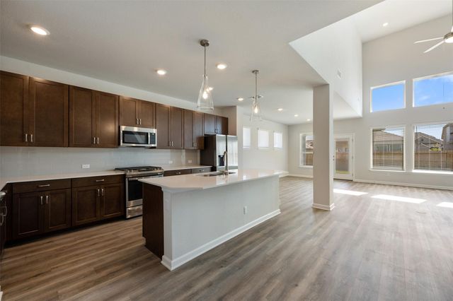102 Hedge Green HOLW, Hutto, TX 78634