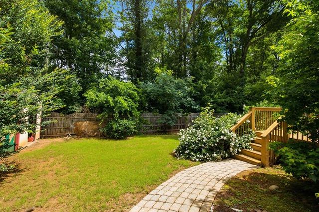 2314 Kennesaw Oaks Trail NW, Kennesaw, GA 30152