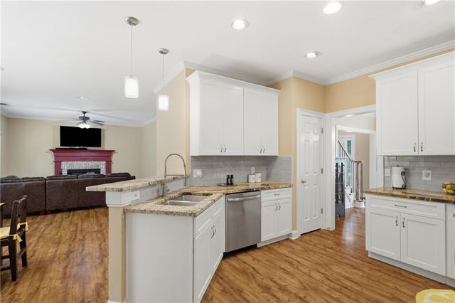 2314 Kennesaw Oaks Trail NW, Kennesaw, GA 30152