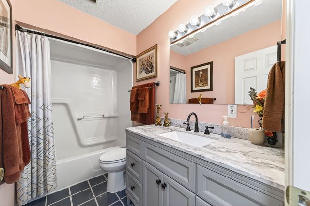 1703 Perimeter Dr, Jamestown, TN 38556