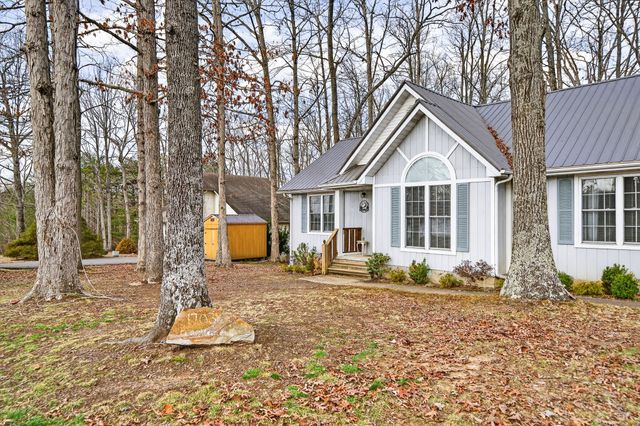 1703 Perimeter Dr, Jamestown, TN 38556