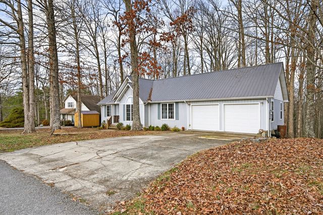 1703 Perimeter Dr, Jamestown, TN 38556