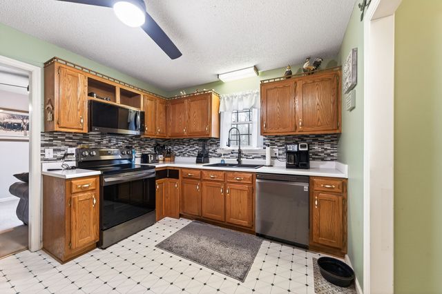 1703 Perimeter Dr, Jamestown, TN 38556