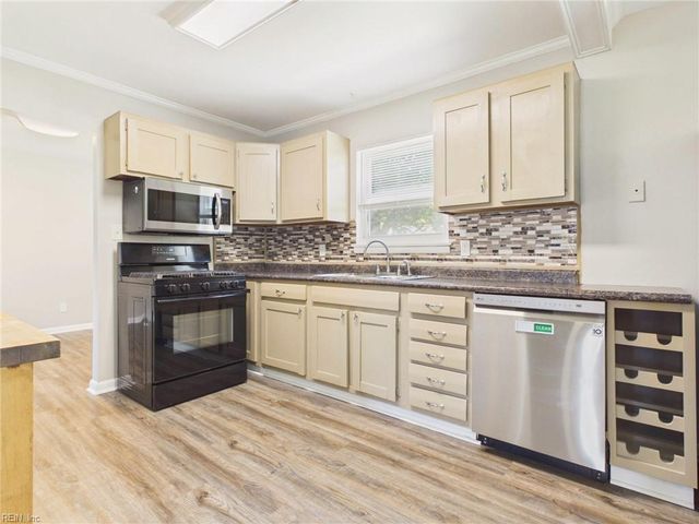 3033 Pewter RD, Virginia Beach, VA 23452