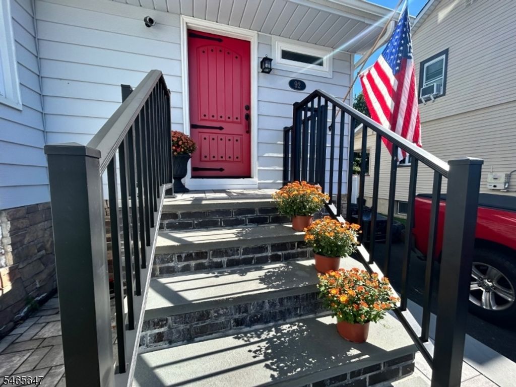 92 Bradford Ave, Little Falls Twp., NJ 07424 — photo 2
