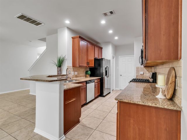 26 Bowerbank Court, Magnolia, TX 77354