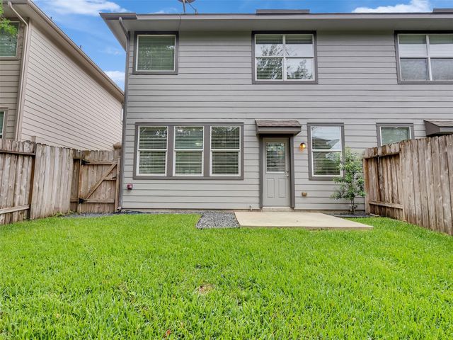 26 Bowerbank Court, Magnolia, TX 77354