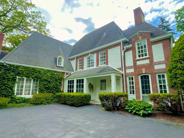 220 Shadowood Lane, Northfield, IL 60093