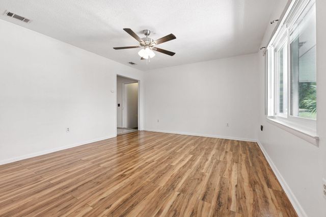 632 Long Drive, Crestview, FL 32539