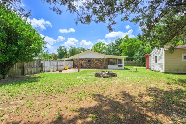 632 Long Drive, Crestview, FL 32539