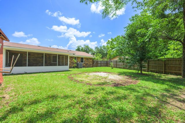 632 Long Drive, Crestview, FL 32539