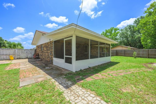 632 Long Drive, Crestview, FL 32539