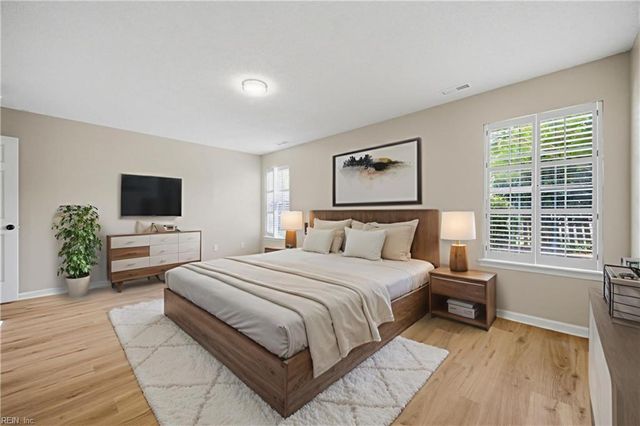 1301 Pinecroft LN, Chesapeake, VA 23323
