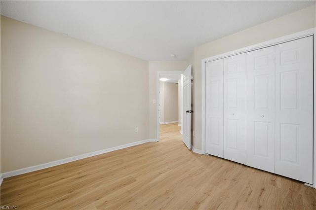 1301 Pinecroft LN, Chesapeake, VA 23323