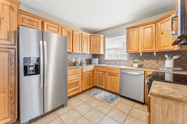 1236 S Brazos Street, Weatherford, TX 76086