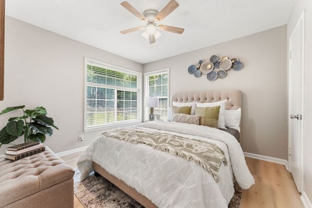 1236 S Brazos Street, Weatherford, TX 76086